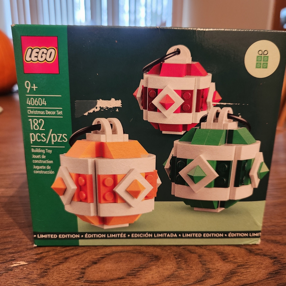 LEGO Christmas Ornament Set 40604